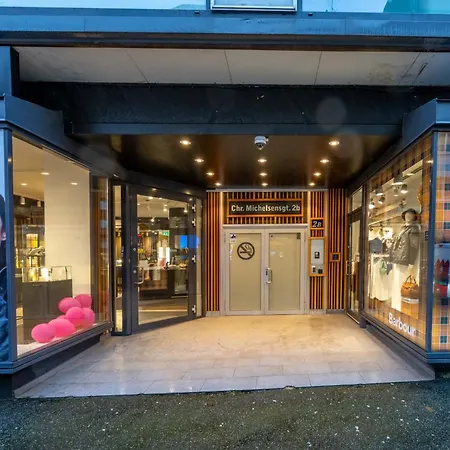 Modern In City Centre Leilighet
